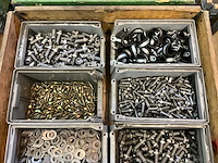 Partij bevestigingsmateriaal en koppelingen - afbeelding 2 van  4