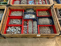 Partij bevestigingsmateriaal en koppelingen - afbeelding 1 van  7