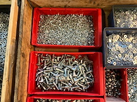 Partij bevestigingsmateriaal en koppelingen - afbeelding 2 van  7