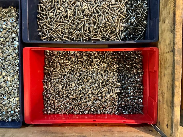 Partij bevestigingsmateriaal en koppelingen - afbeelding 7 van  7