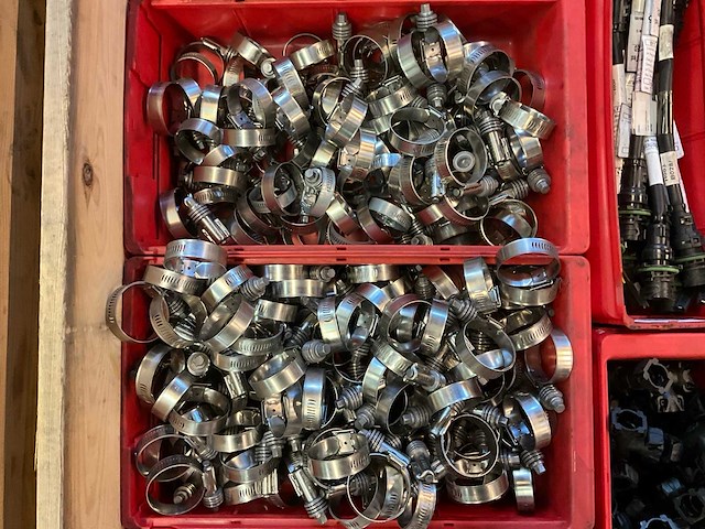 Partij bevestigingsmateriaal en koppelingen - afbeelding 3 van  9