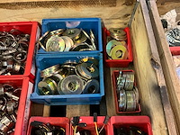 Partij bevestigingsmateriaal en koppelingen - afbeelding 5 van  9