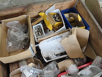 Partij bevestigingsmateriaal en machinetoebehoren - afbeelding 3 van  3