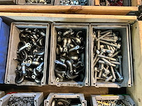 Partij bevestigingsmateriaal en slangklemmen - afbeelding 3 van  5