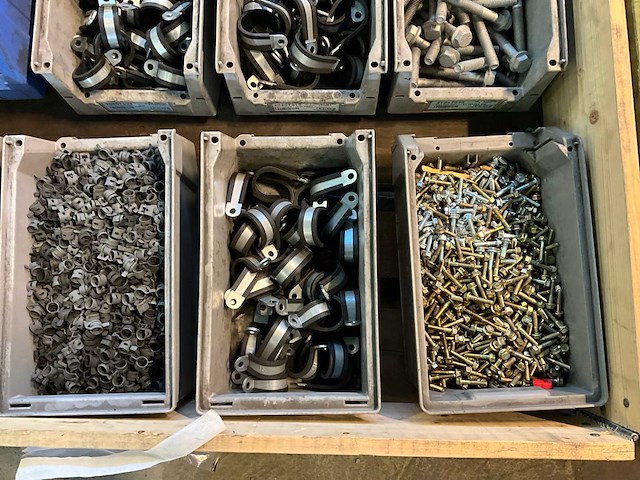 Partij bevestigingsmateriaal en slangklemmen - afbeelding 5 van  5