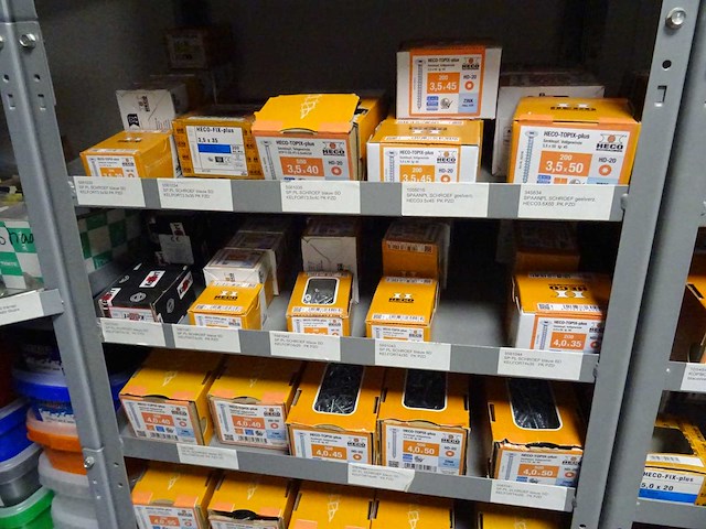 Partij bevestigingsmateriaal met stelling - afbeelding 17 van  31