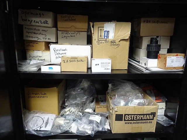 Partij bevestigingsmateriaal met stelling - afbeelding 24 van  31