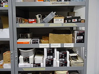 Partij bevestigingsmateriaal met stelling - afbeelding 23 van  31