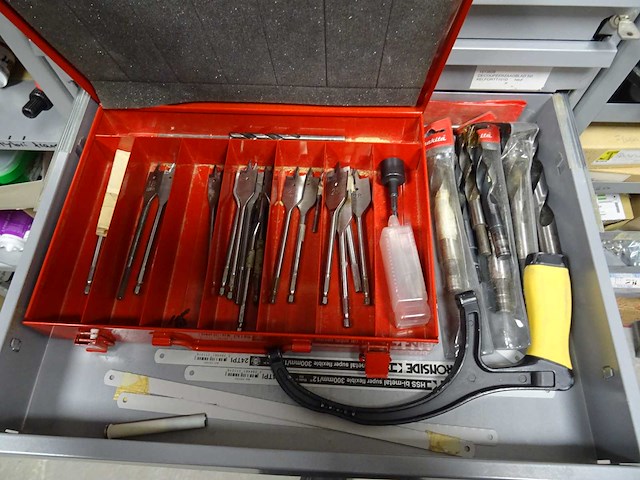 Partij bevestigingsmateriaal met stelling - afbeelding 31 van  31