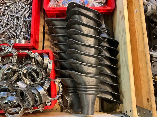 Partij bevestigingsmateriaal, relais en diversen - afbeelding 5 van  6