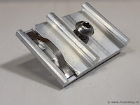 Partij bevestigingsmateriaal t.b.v. zonnepanelen - ca. 100 stuks - afbeelding 3 van  3