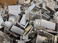 Partij bevestigingsmateriaal t.b.v. zonnepanelen - afbeelding 1 van  1