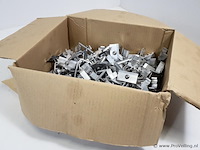 Partij bevestigingsmateriaal t.b.v. zonnepanelen - afbeelding 1 van  3