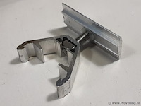 Partij bevestigingsmateriaal t.b.v. zonnepanelen - afbeelding 3 van  3