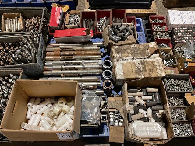 Partij bevestigingsmateriaal - afbeelding 1 van  6