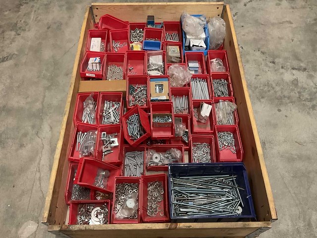 Partij bevestigingsmateriaal - afbeelding 1 van  3