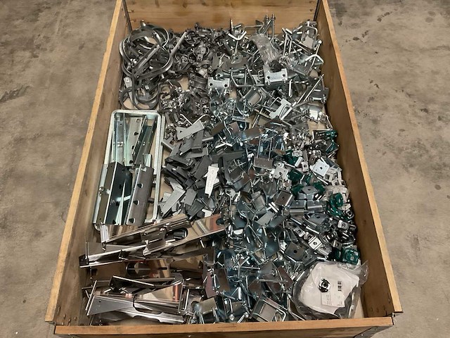 Partij bevestigingsmateriaal - afbeelding 1 van  4