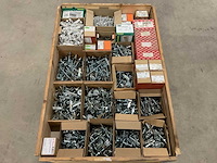 Partij bevestigingsmateriaal - afbeelding 1 van  7