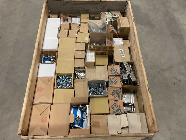 Partij bevestigingsmateriaal - afbeelding 1 van  3