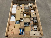 Partij bevestigingsmateriaal - afbeelding 1 van  3