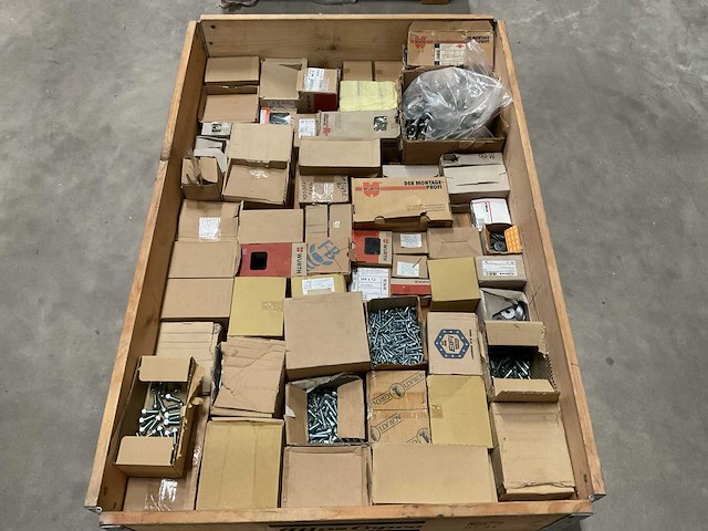 Partij bevestigingsmateriaal - afbeelding 1 van  3