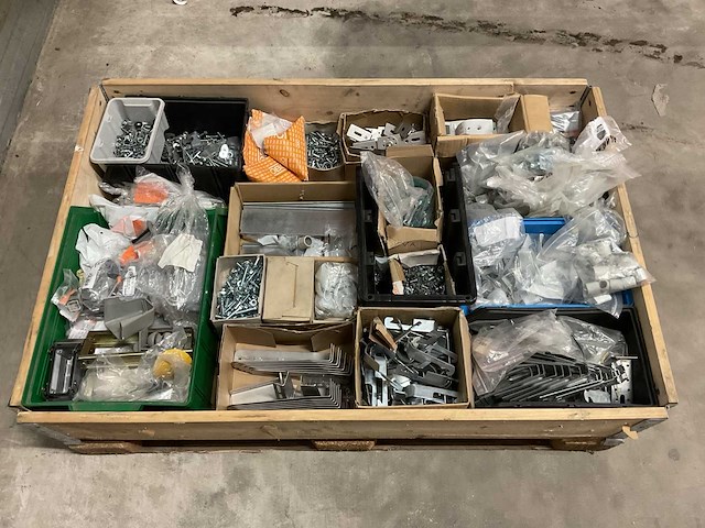 Partij bevestigingsmateriaal - afbeelding 1 van  9