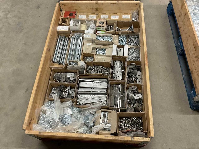 Partij bevestigingsmateriaal - afbeelding 1 van  9