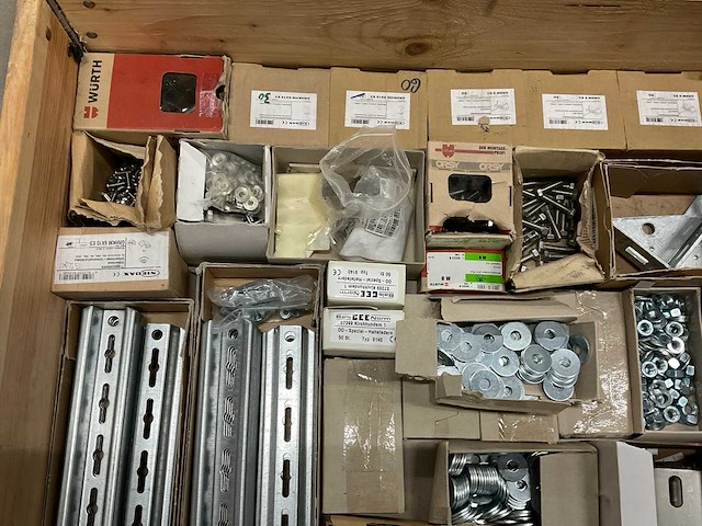 Partij bevestigingsmateriaal - afbeelding 2 van  9