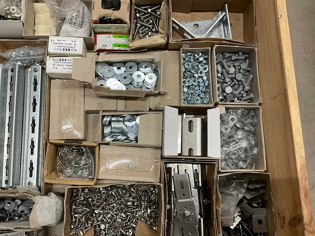 Partij bevestigingsmateriaal - afbeelding 4 van  9