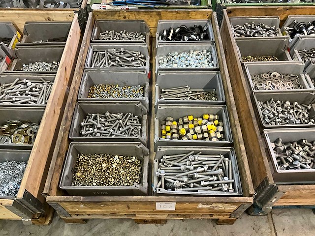 Partij bevestigingsmateriaal - afbeelding 1 van  6