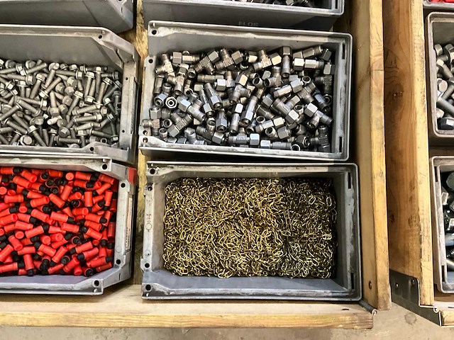 Partij bevestigingsmateriaal - afbeelding 7 van  7