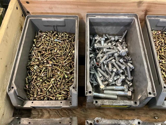 Partij bevestigingsmateriaal - afbeelding 1 van  5