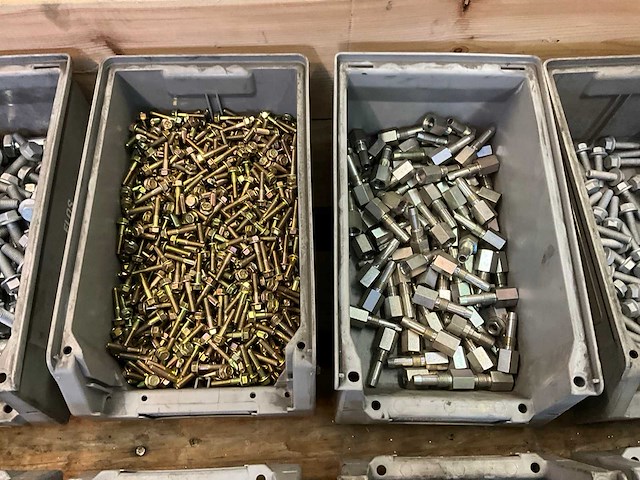 Partij bevestigingsmateriaal - afbeelding 2 van  5