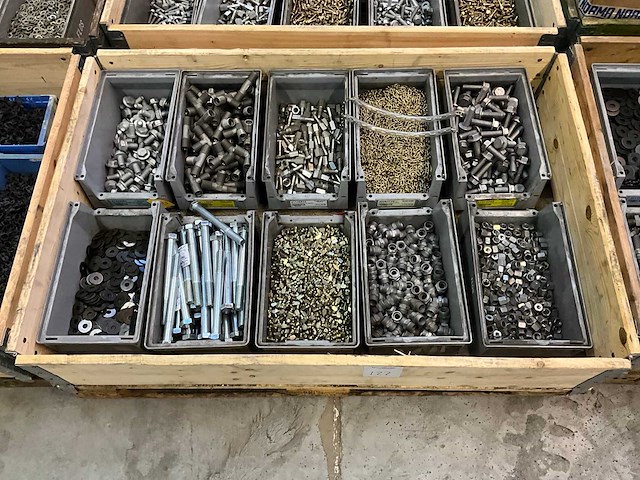 Partij bevestigingsmateriaal - afbeelding 1 van  6