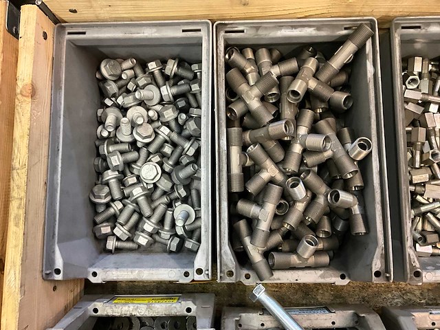 Partij bevestigingsmateriaal - afbeelding 2 van  6