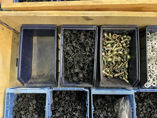 Partij bevestigingsmateriaal - afbeelding 2 van  5