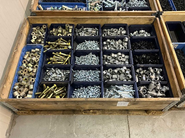 Partij bevestigingsmateriaal - afbeelding 1 van  5