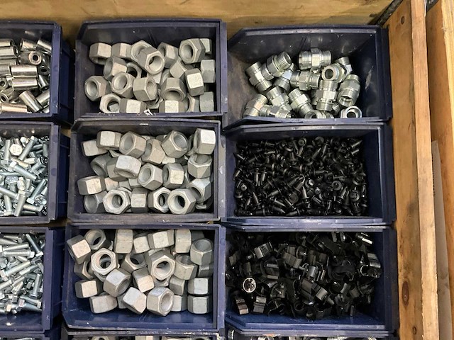 Partij bevestigingsmateriaal - afbeelding 3 van  5