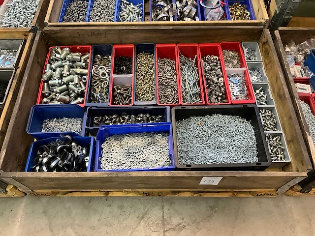 Partij bevestigingsmateriaal - afbeelding 1 van  5