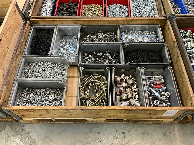 Partij bevestigingsmateriaal - afbeelding 1 van  5