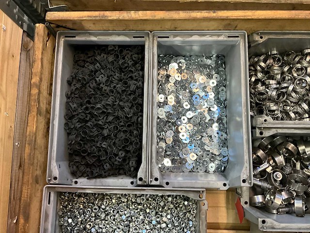 Partij bevestigingsmateriaal - afbeelding 2 van  5