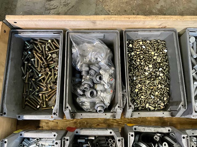 Partij bevestigingsmateriaal - afbeelding 2 van  5