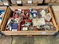 Partij bevestigingsmateriaal - afbeelding 1 van  6