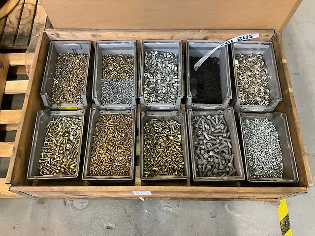 Partij bevestigingsmateriaal - afbeelding 1 van  5