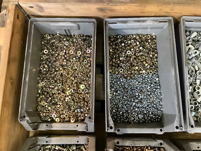 Partij bevestigingsmateriaal - afbeelding 2 van  5