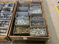 Partij bevestigingsmateriaal - afbeelding 1 van  4