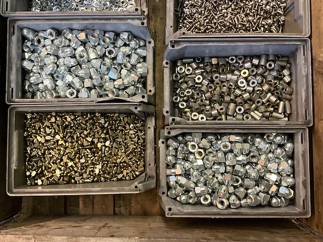 Partij bevestigingsmateriaal - afbeelding 4 van  4