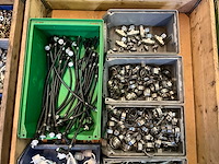 Partij bevestigingsmateriaal - afbeelding 1 van  4