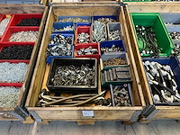 Partij bevestigingsmateriaal - afbeelding 1 van  8