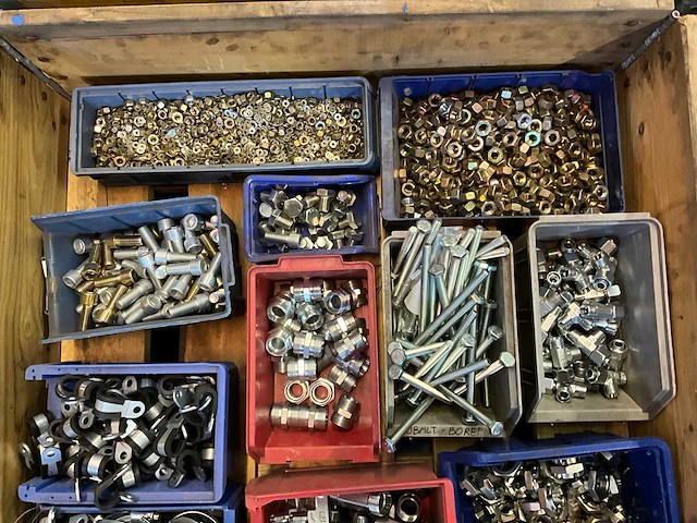 Partij bevestigingsmateriaal - afbeelding 2 van  8